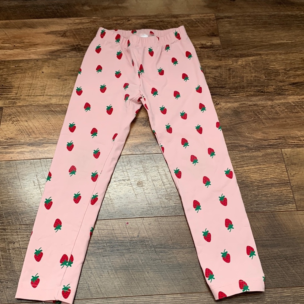 Hanna Andersson Girls Size 5 Strawberry Leggings